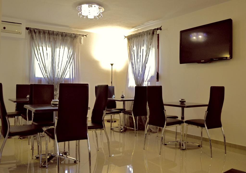 Hotel Anesis à Ioannina Extérieur photo