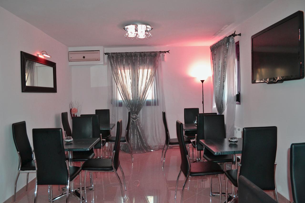 Hotel Anesis à Ioannina Extérieur photo